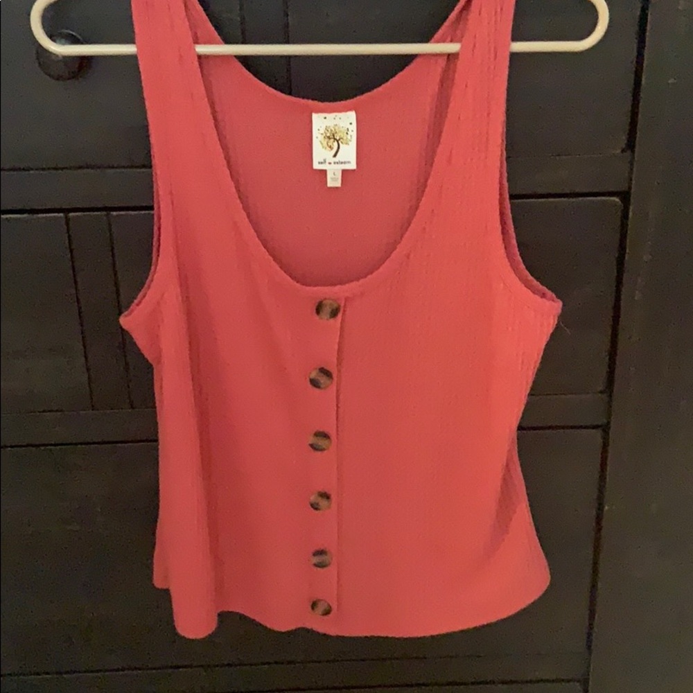 Coral colored tank, size L